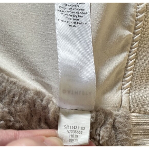 Athleta Hoodie Jacket Women’s M Triumph Luxe Shine Pearl Cream 511431 Faux Fur - Picture 9 of 11
